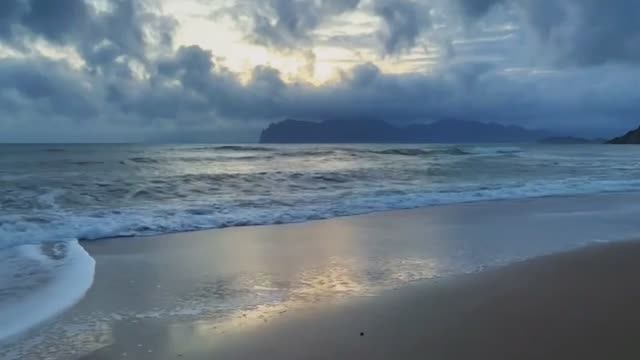 Звуки вечернего моря и красивый закат. Крым 2026