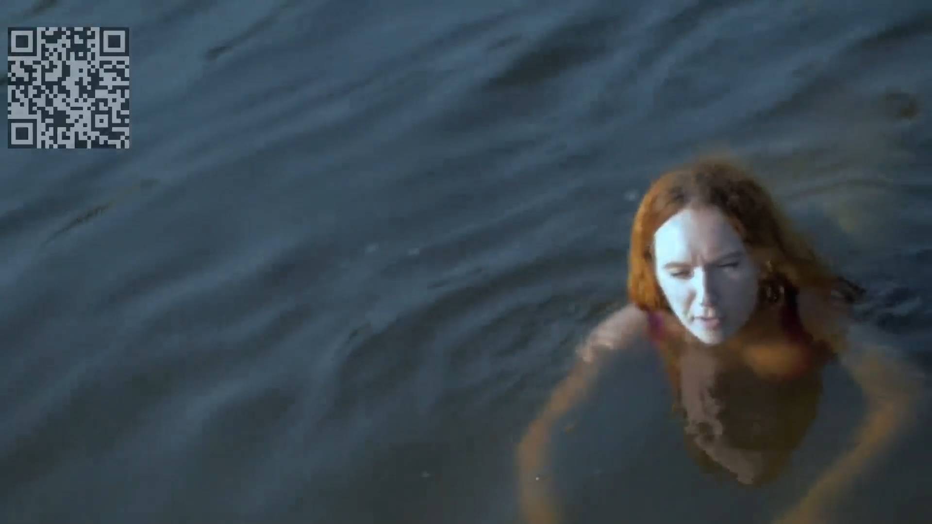 Девушка на песке. смотреть онлайн