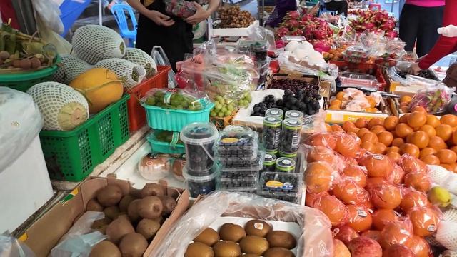 Удивительная уличная еда Камбоджи 😋 Прогулка по традиционному фудмаркету Пномпеня 2026 🍜🔥