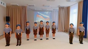 Вокальный ансамбль "Улыбка". Мальчишка -будущий солдат.