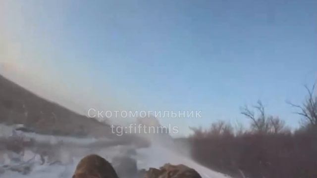 🔴Подрыв квадроцикла ВСУ во время эвакуации раненного колумбийского наёмника.🔴 смотреть онлайн