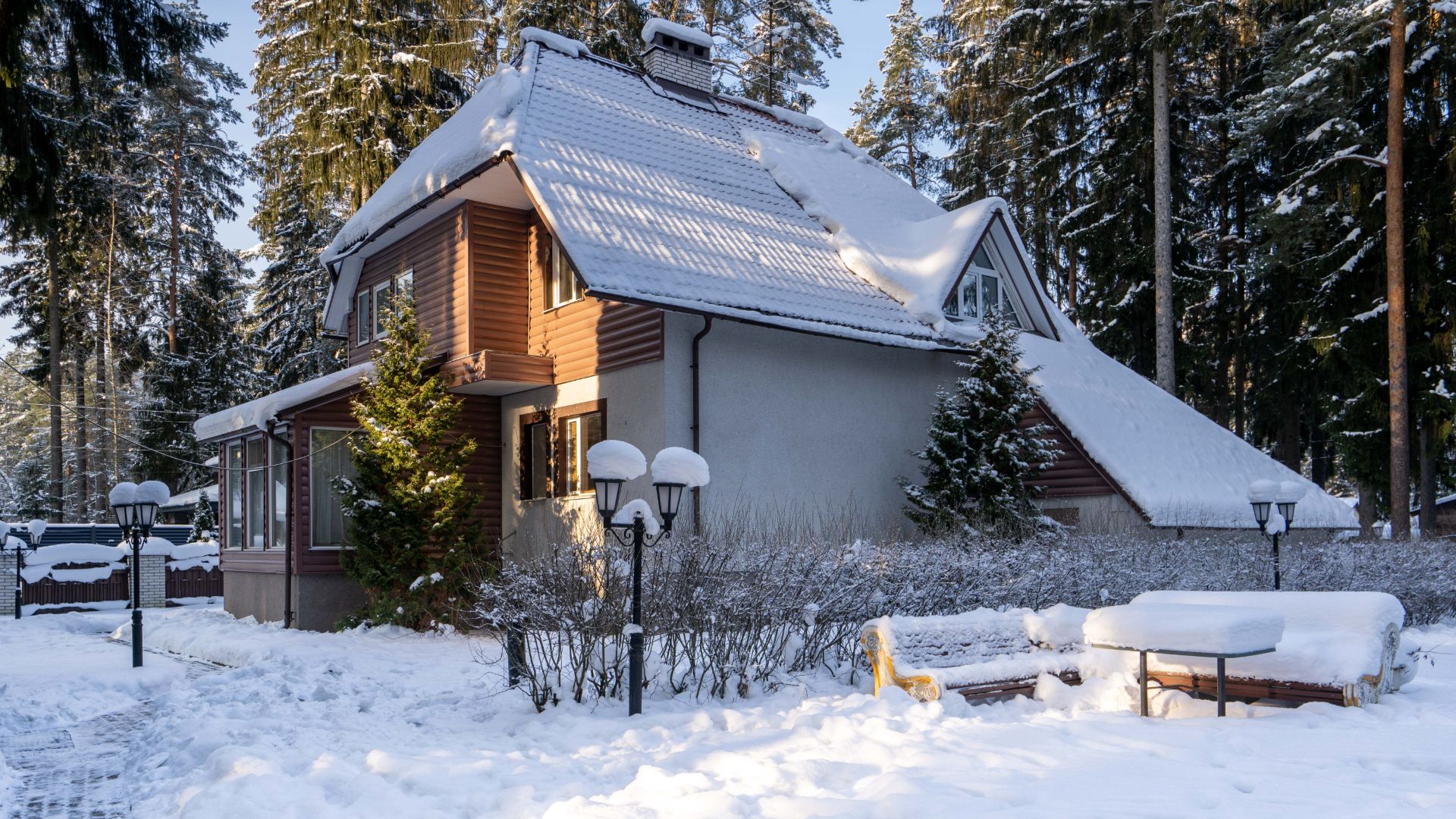 Коттедж среди вековых сосен во Всеволожске