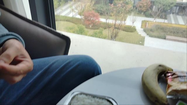 Еда из самолета очень пригодилась! смотреть онлайн