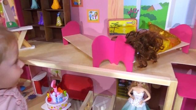 Домик для кукол Барби с мебелью-распаковка