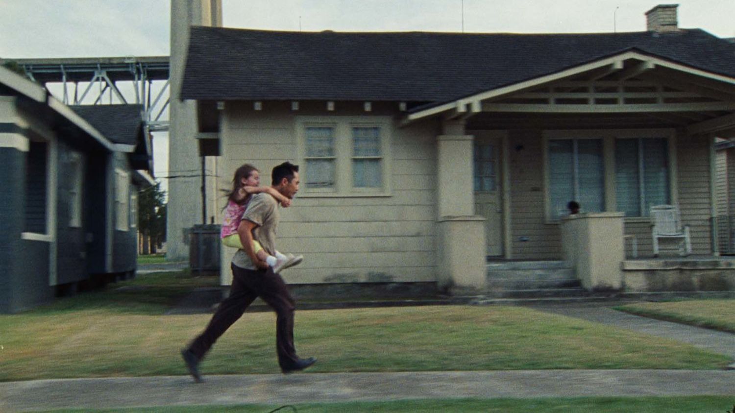 Голубой байу (краткий пересказ фильма. КЛИФФХЭНГЕР) смотреть онлайн