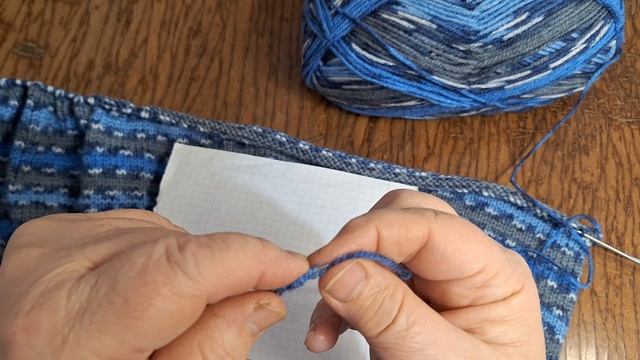 Соединяю вместе две нитки в вязание. Мой опыт. смотреть онлайн