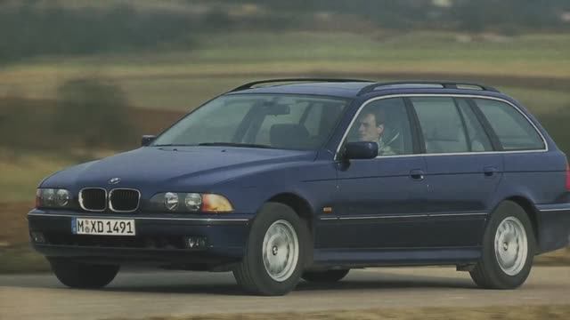 BMW E39 • дизель, УНИВЕРСАЛ и doppel-VANOS • история автомобиля 90-х смотреть онлайн
