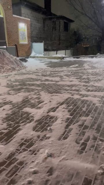 Снеговые лопаты в наличии. 02-02-2026