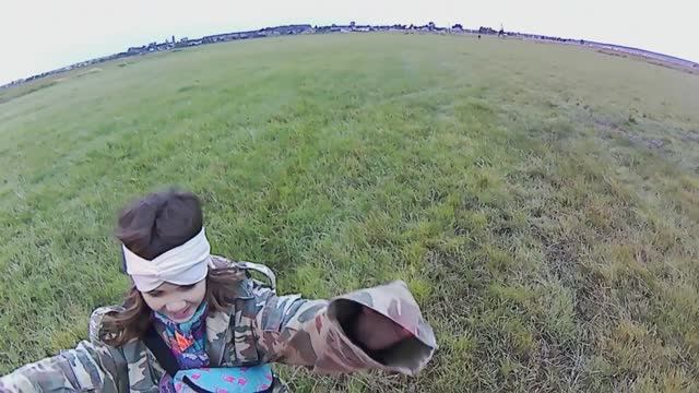 С внучкой на охоте.