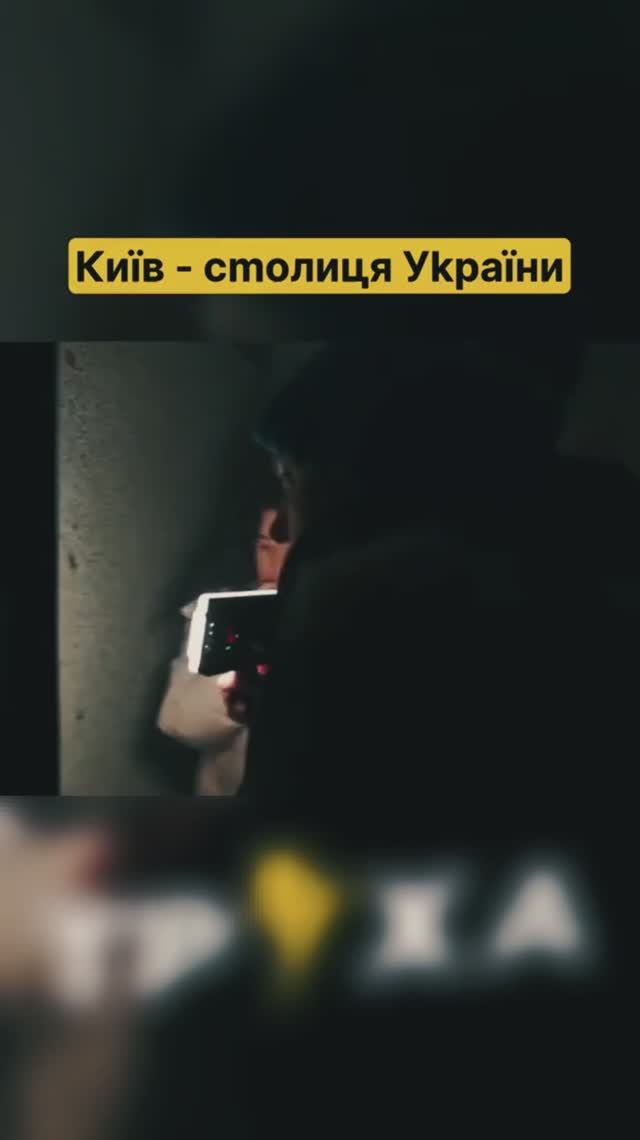 Когда отходы жизнедеятельности выливают под окна и у подъездов, беды не миновать. смотреть онлайн