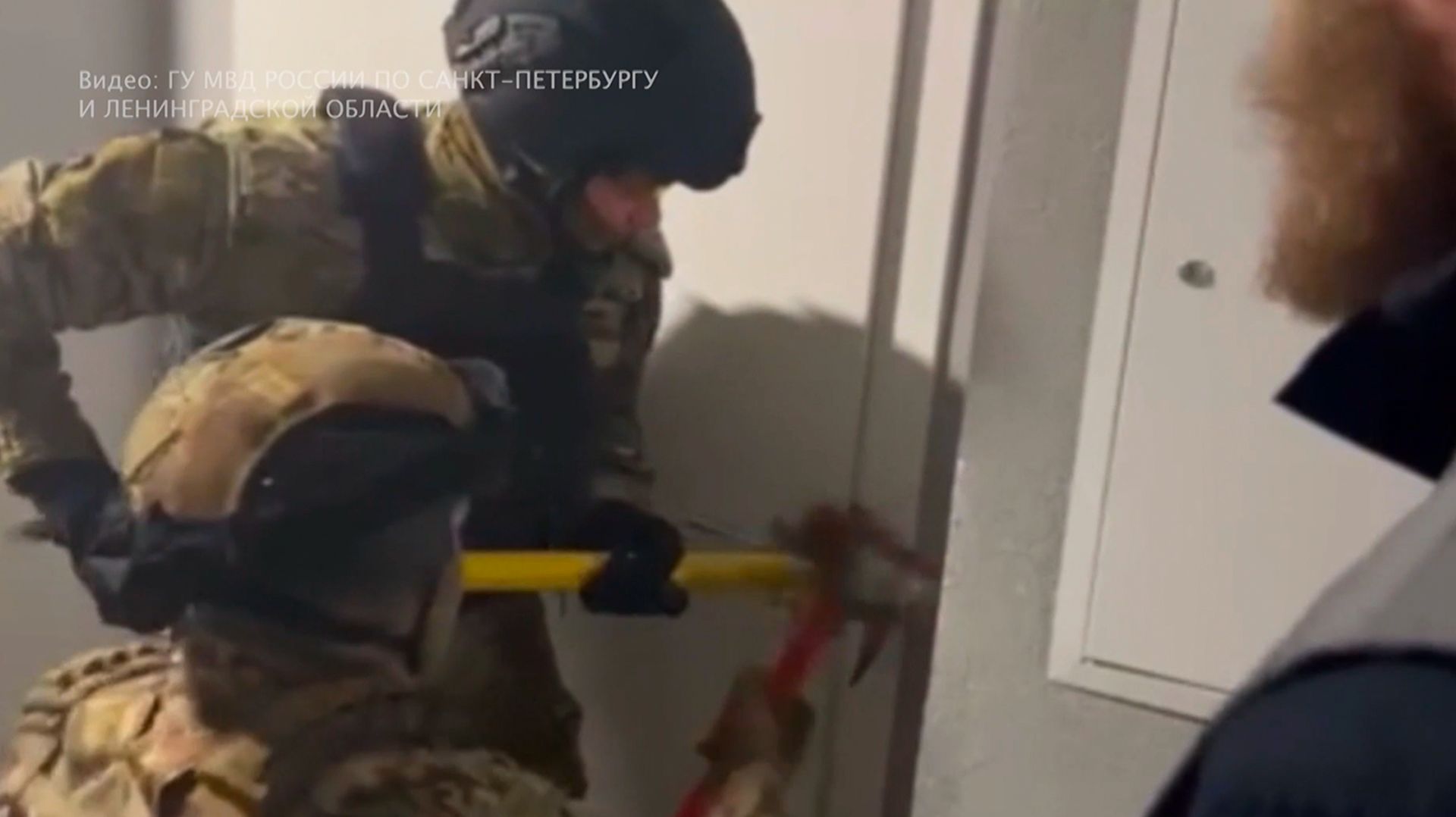 Крупный узел связи мошенников ликвидировали в Ленобласти смотреть онлайн