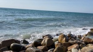 Релакс у моря. Море штормит перед дождем.