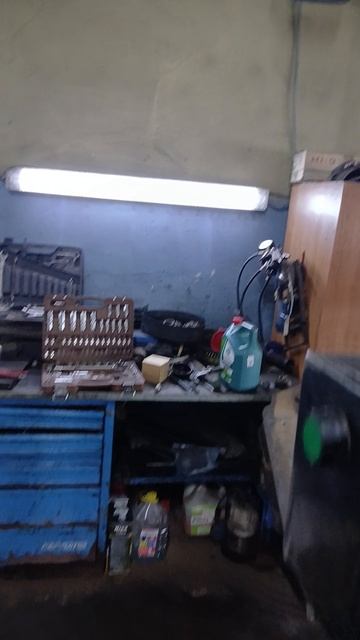 Проводим ТО6 на Kia ceed sw 2021 на подъемнике слил масло, крутая печка на отработке в боксе смотреть онлайн