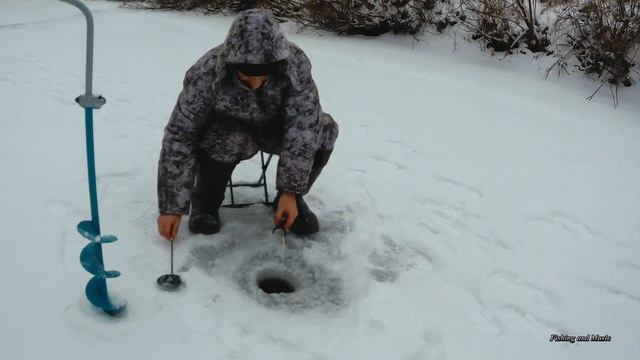 Налим на живца зимой. 2 сезон. 1 серия. (Проверка зимнего перемета. Зимняя рыбалка на реке) смотреть онлайн
