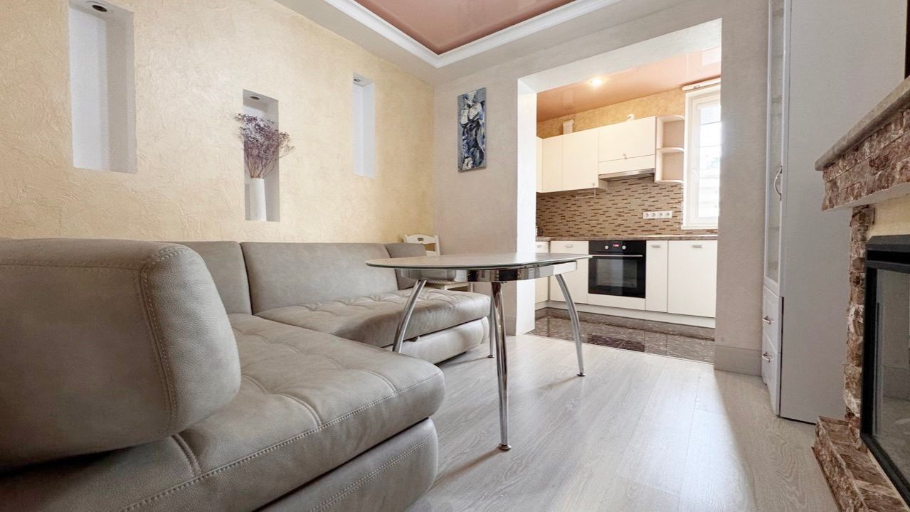 Обзор 3- комнатной квартиры на продажу в Ялте, ул. Красных партизан