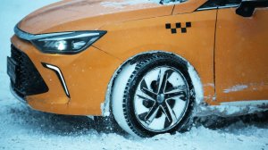 "Ему было плевать": таксист не помог пассажирке после ДТП и выпроводил ее