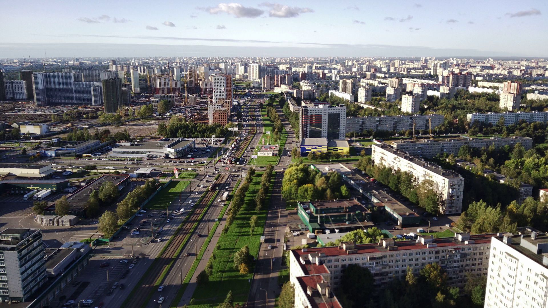 Полёт над Дальневосточным проспектом. Сентябрь 2020.