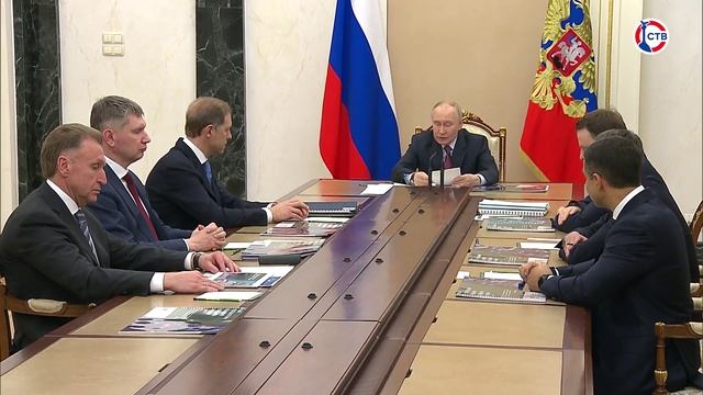 Владимир Путин провёл совещания по развитию химической промышленности смотреть онлайн