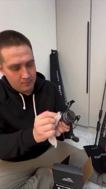 Хочу протереть катушку для спиннинга