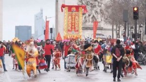 🇨🇳🇫🇷По Елисейским полям прошел парад в честь Китайского Нового года
