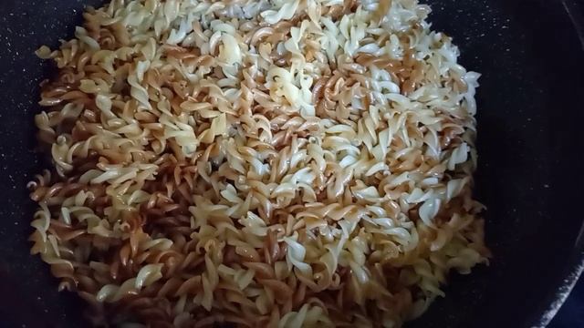 птичка вкусняшки, на обед макароны с гуляшом ,купили мясо свинины. смотреть онлайн