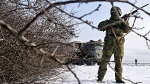 Ефрейтор Ендальцев помог раненному FPV-дронами ВСУ бойцу ВС РФ и эвакуировал его