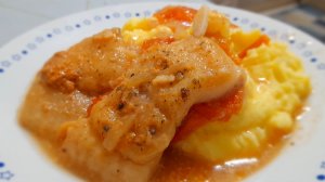 Филе белой рыбы с овощами