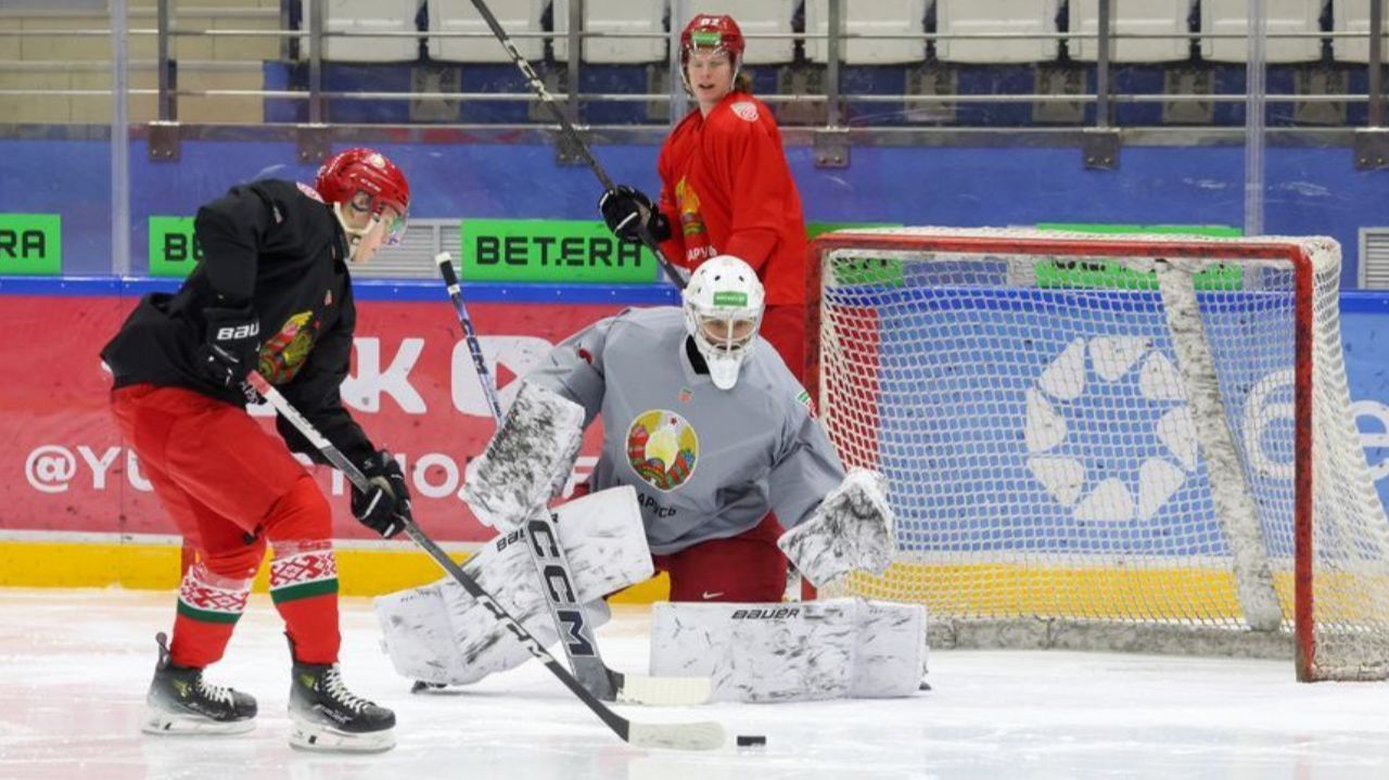 Открытую тренировку провела молодежная хоккейная команда Беларуси смотреть онлайн