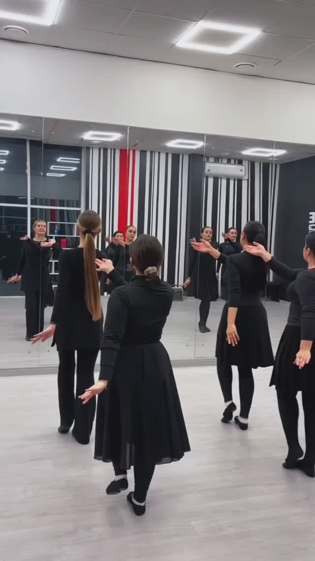 Кавказские танцы для парней и девушек. Лезгинка в Белгороде. Школа танцев Dance Life смотреть онлайн