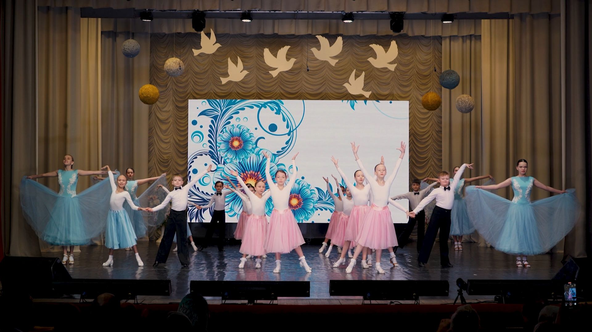 Студия » Дуэт » . » Хрустальный вальс «