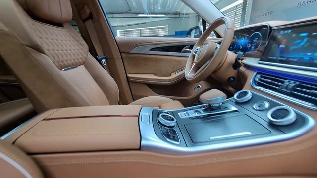 HONGQI H9 New Deluxe смотреть онлайн