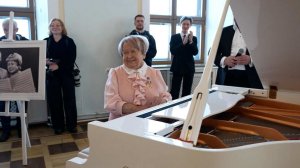 Личные архивы уникального тандема Пахмутовой и Добронравова пополнили фонд РГБ