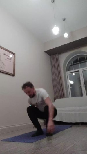 занятие по йоге - Динамическая медитация