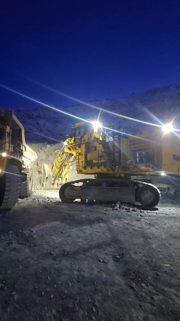 Замена гидравлического насоса на Komatsu PC3000-6 | Ремонт главного насоса #komatsu #экскаватор