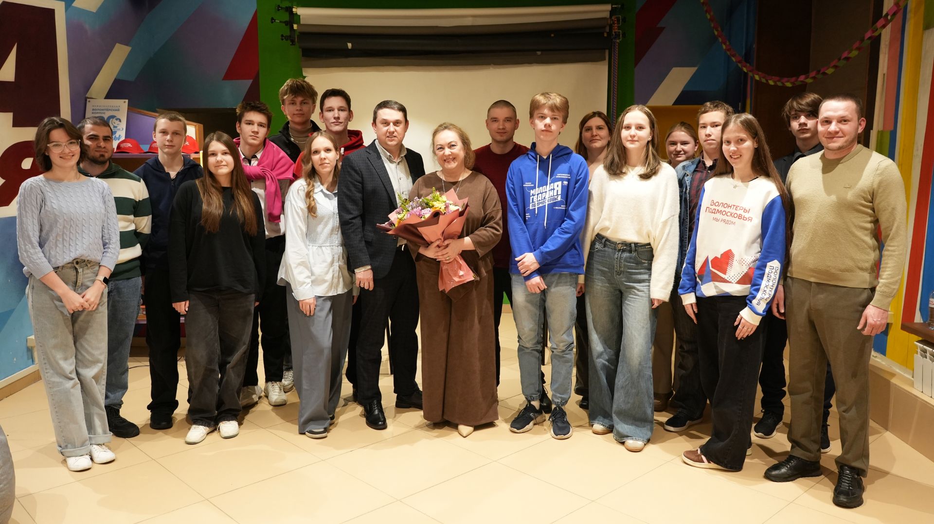 Пушкинский молодёжный актив встретился с директором Образовательного комплекса №8 Ириной Богачёвой смотреть онлайн