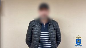 Полиция Астрахани вернула женщине ценности, которые её дочь по указке аферистов отнесла на кладбище