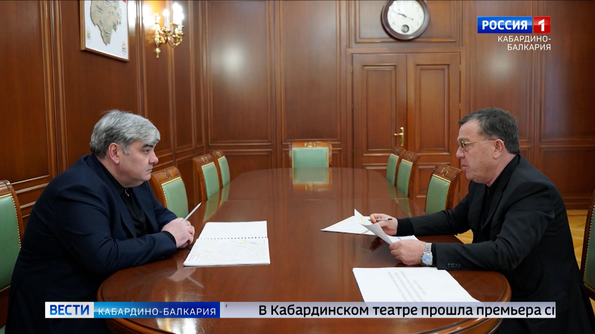 Глава КБР Казбек Коков провел рабочую встречу с Асланом Дышековым смотреть онлайн