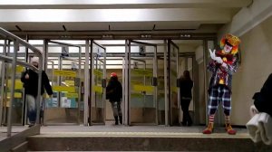 Выход из метро Новочеркасская