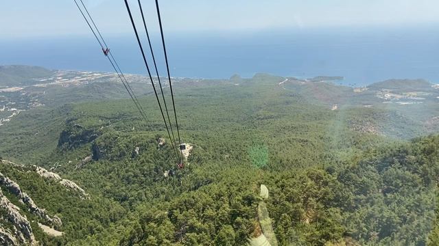 На канатной дороге на гору Тахталы в Турции