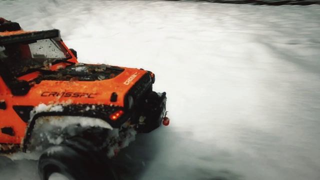 Зимняя пробуксовка RC колёс Jeep Gladiator 4x4 Crossrc EMO X4 смотреть онлайн