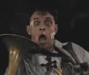 Играйте на губах... Фрагмент комедии 1934 года «Весёлые ребята» с участием джаза Леонида Утёсова.