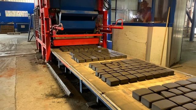 Линия вибропрессованных изделий из бетона VPS-4000