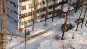 Трактор чистит двор : Мечты сбываются))))