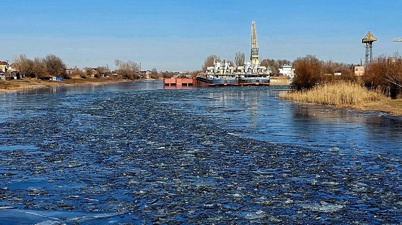 На серебряной Воложке - песня на стихи Виктора Глазунова. Муз. оформление Нины Шеменковой г. Пенза
