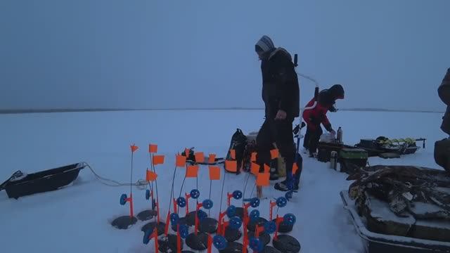 ВОТ ЭТО ЖАРА!!!! ТОЛЬКО НЕ ОТ СОЛНЦА, А ОТ РАЗДАЧИ ЩУК! РЫБАЛКА НА ЖЕРЛИЦЫ \ ТРИ ДНЯ НА ОЗЕРЕ. смотреть онлайн