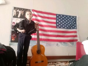 играю песни Цоя!!!