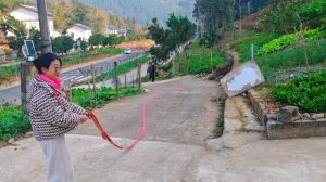 2025-12-30 17.22.11-Video-月亮奔我而来-小小，拿下#烟花炮竹 #点炮 #鞭炮 #农村年味