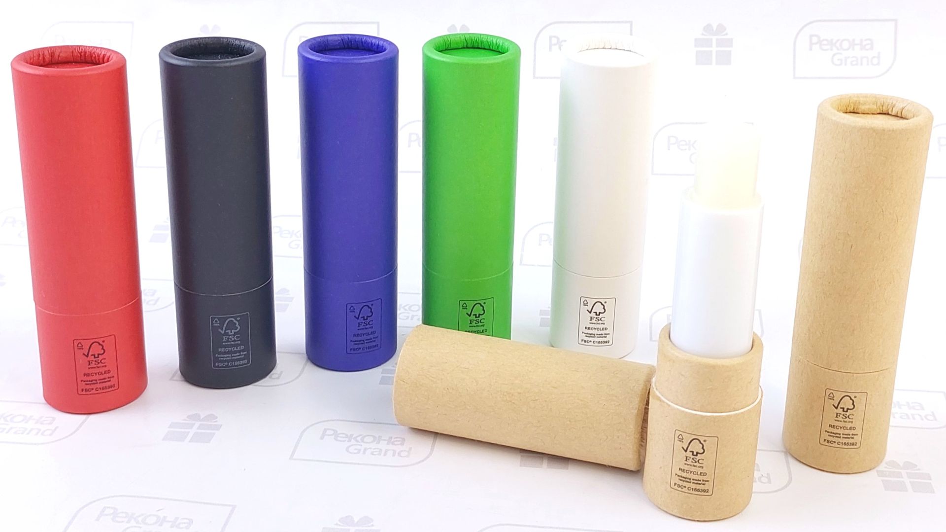 Помады в корпусе из переработанного картона с маркировкой FSC смотреть онлайн
