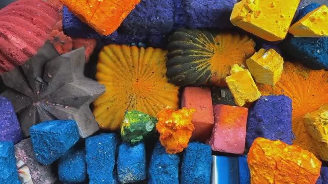 АСМР Мел Chalkitasmr ✨ Цветной рассыпчатый мел💜❤️💙🧡💚 смотреть онлайн