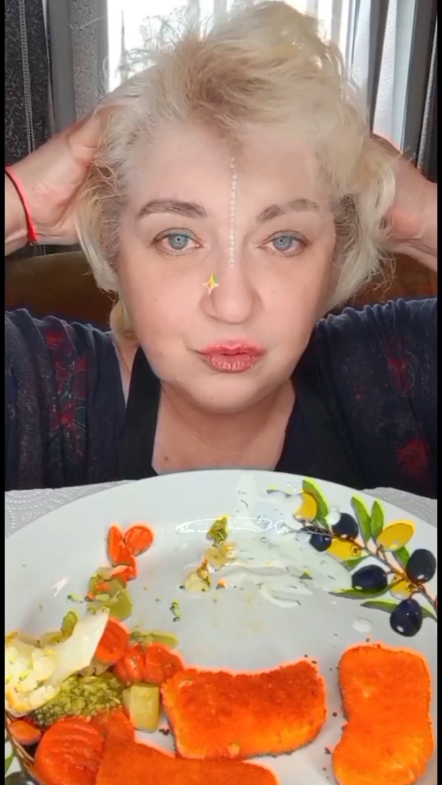 МУКБАНГ Снимаю парик смотреть онлайн